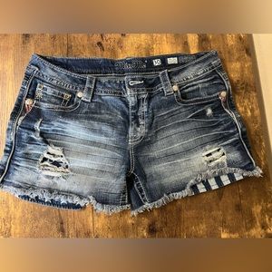 Miss Me Shorts. Size 30